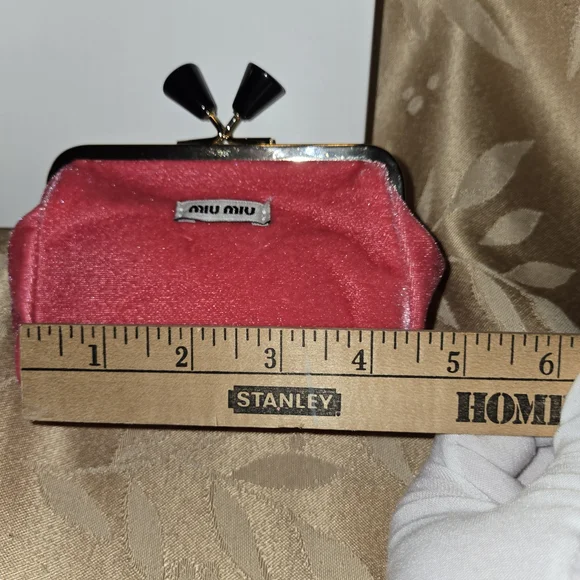 Miu Miu Red Velvet Kiss Lock Coin Purse GWP New In Box - Picture 5 of 9